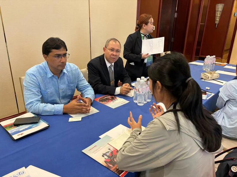 5 Delegación nicaragüense asiste a conferencia China (2)